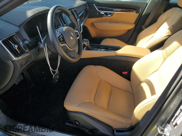 2018 Volvo S90 Momentum with VIN LVY102AK5JP049700, listed as a Copart auction lot 41917964 with 53,120 mi miles. Bid and sale history available at carsss.com. Image 7.
