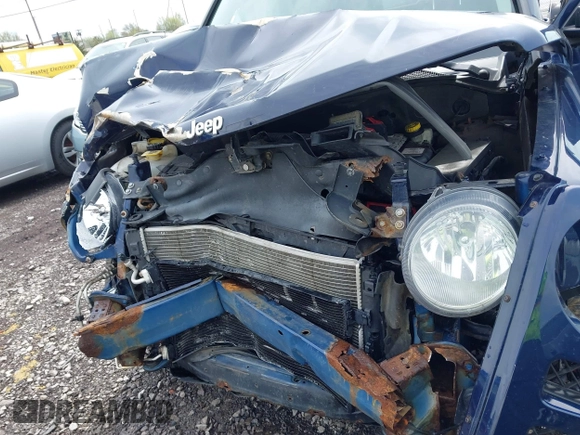 2013 Jeep Patriot Sport with VIN 1C4NJRBB9DD218166, listed as a IAAI auction lot 42189063 with 170,173 mi miles and . Bid and sale history available at carsss.com. Image 6.