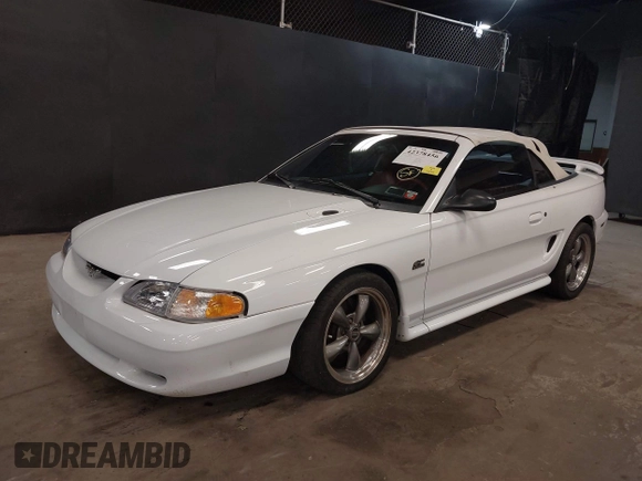 1995 Ford Mustang z VIN 1FALP45T8SF226134, wystawiony jako IAAI lot #42378456 z przebiegiem 34 868 mil mil oraz . Historia ofert i sprzedaży dostępna na DreamBid. Obrazek 20.