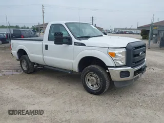 2013 Ford F-250 XL z VIN 1FTBF2B65DEA37770, wystawiony jako IAAI lot #42400959 z przebiegiem 166 125 mil mil oraz . Historia ofert i sprzedaży dostępna na DreamBid. Obrazek 1.