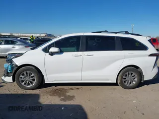 2024 Toyota Sienna LE with VIN 5TDBRKEC0RS217006, listed as a IAAI auction lot 41389239 with 23,983 mi miles. Bid and sale history available at carsss.com. Image 14.