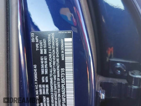 2023 Porsche Macan GTS z VIN WP1AF2A52PLB57318, wystawiony jako Copart lot #70542434 z przebiegiem 10 800 mil mil oraz Szkoda całkowita • Salvage title. Historia ofert i sprzedaży dostępna na DreamBid. Obrazek 13.