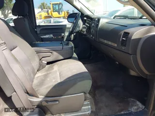 2013 Chevrolet Silverado 1500 LT with VIN 1GCRCSE08DZ117684, listed as a IAAI auction lot 41940484 with 192,374 mi miles. Bid and sale history available at carsss.com. Image 5.