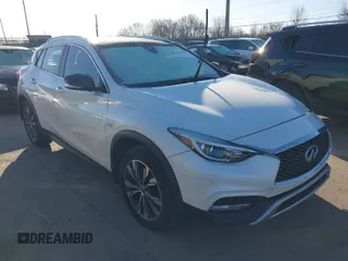 2018 Infiniti QX30 Premium z VIN SJKCH5CR1JA044904, wystawiony jako IAAI lot #41849804 z przebiegiem 135 385 mil mil oraz . Historia ofert i sprzedaży dostępna na DreamBid. Obrazek 1.