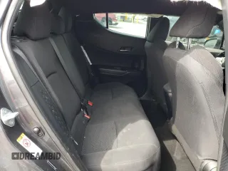 2019 Toyota C-HR XLE z VIN NMTKHMBX2KR096795, wystawiony jako Copart lot #51121655 z przebiegiem 39 679 mil mil oraz Nie do naprawy • Non repairable. Historia ofert i sprzedaży dostępna na DreamBid. Obrazek 10.