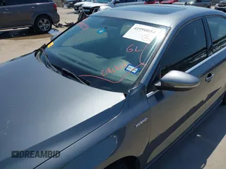 2013 Volkswagen Jetta Sedan Hybrid SE with VIN 3VW637AJ9DM228757, listed as a IAAI auction lot 41990054 with 176,365 mi miles. Bid and sale history available at carsss.com. Image 18.