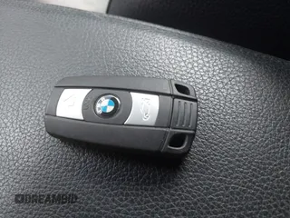 2011 BMW 3 Series 328i z VIN WBAKE3C59BE558791, wystawiony jako IAAI lot #42171294 z przebiegiem 59 256 mil mil oraz . Historia ofert i sprzedaży dostępna na DreamBid. Obrazek 11.