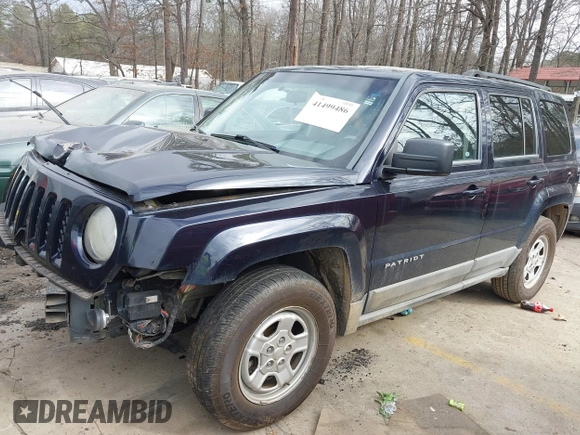 2011 Jeep Patriot Latitude with VIN 1J4NT1GB5BD140710, listed as a IAAI auction lot 41499486 with 182,809 mi miles. Bid and sale history available at carsss.com. Image 2.