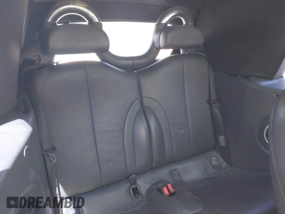2005 MINI Convertible S с VIN WMWRH33435TF81760, выставлен на аукционе IAAI как лот 41993851 с пробегом 121 430 миль миль и . История ставок и продаж доступна на DreamBid. Изображение 8.
