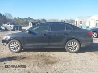 2012 Volkswagen Jetta SE с VIN 3VWDX7AJXCM105012, выставлен на аукционе IAAI как лот 41654667 с пробегом 221 128 миль миль и . История ставок и продаж доступна на DreamBid. Изображение 14.