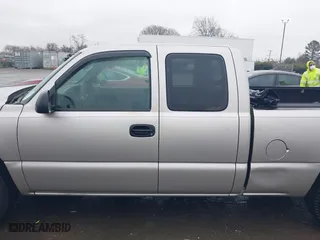 2006 Chevrolet Silverado 1500 LS with VIN 1GCEC19X96Z271646, listed as a IAAI auction lot 41412231 with 213,065 mi miles. Bid and sale history available at carsss.com. Image 14.