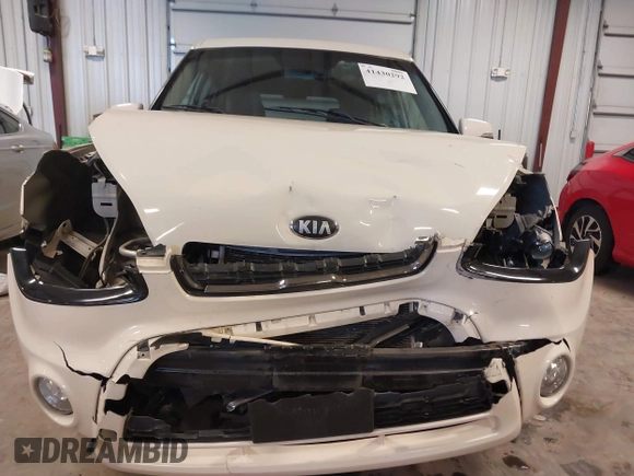 2013 Kia Soul ! with VIN KNDJT2A63D7499657, listed as a IAAI auction lot 41430292 with 120,102 mi miles. Bid and sale history available at carsss.com. Image 6.