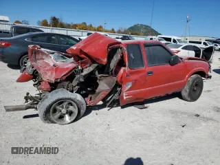 2001 GMC Sonoma SLS w/1SF Pkg with VIN 1GTCS195318130532, listed as a Copart auction lot 76083064 with 0 mi miles and Salvage Title. Bid and sale history available at carsss.com. Image 3.