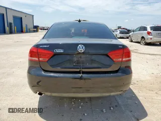 2014 Volkswagen Passat Wolfsburg Edition z VIN 1VWAT7A36EC030197, wystawiony jako Copart lot #59638335 z przebiegiem 236 622 mil mil oraz Szkoda całkowita • Salvage title. Historia ofert i sprzedaży dostępna na DreamBid. Obrazek 6.