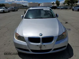 2007 BMW 3 Series 328i z VIN WBAVC53527FZ74908, wystawiony jako Copart lot #56956845 z przebiegiem Nie podano mil oraz Czysty tytuł • Clean title. Historia ofert i sprzedaży dostępna na DreamBid. Obrazek 5.
