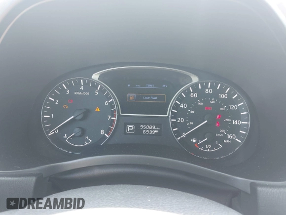 2014 Nissan Pathfinder S with VIN 5N1AR2MM0EC683354, listed as a IAAI auction lot 42413348 with 95,089 mi miles and . Bid and sale history available at DreamBid. Image 7.