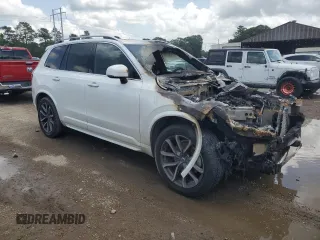 2017 Volvo XC90 Momentum with VIN YV4A22PK0H1175160, listed as a Copart auction lot 61999645 with Not provided miles and Salvage title. Bid and sale history available at DreamBid. Image 4.
