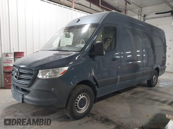 2019 Mercedes-Benz Sprinter Cargo z VIN WD4PF1CD9KP147130, wystawiony jako IAAI lot #41821221 z przebiegiem 70 915 mil mil oraz . Historia ofert i sprzedaży dostępna na DreamBid. Obrazek 2.