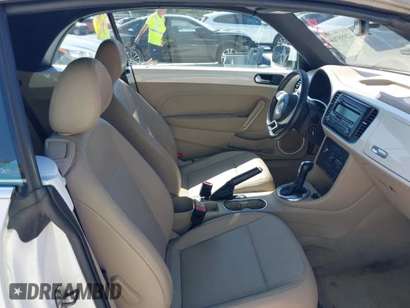 2013 Volkswagen Beetle 2.5L with VIN 3VW5P7AT3DM811617, listed as a IAAI auction lot 42055769 with 93,810 mi miles and . Bid and sale history available at DreamBid. Image 5.