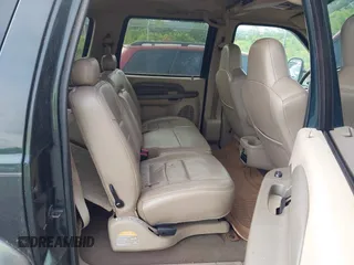 2002 Ford Excursion XLT z VIN 1FMSU41F12EB48358, wystawiony jako IAAI lot #42393292 z przebiegiem 200 377 mil mil oraz . Historia ofert i sprzedaży dostępna na DreamBid. Obrazek 8.