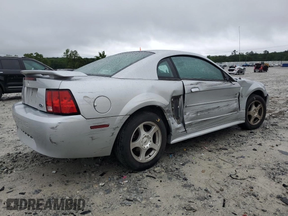 2003 Ford Mustang Standard z VIN 1FAFP40483F404784, wystawiony jako Copart lot #55979115 z przebiegiem Nie podano mil oraz Szkoda całkowita • Salvage title. Historia ofert i sprzedaży dostępna na DreamBid. Obrazek 3.