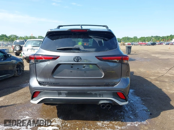 2024 Toyota Highlander LE with VIN 5TDKDRBH2RS568670, listed as a IAAI auction lot 42549212 with 10,600 mi miles and . Bid and sale history available at DreamBid. Image 17.