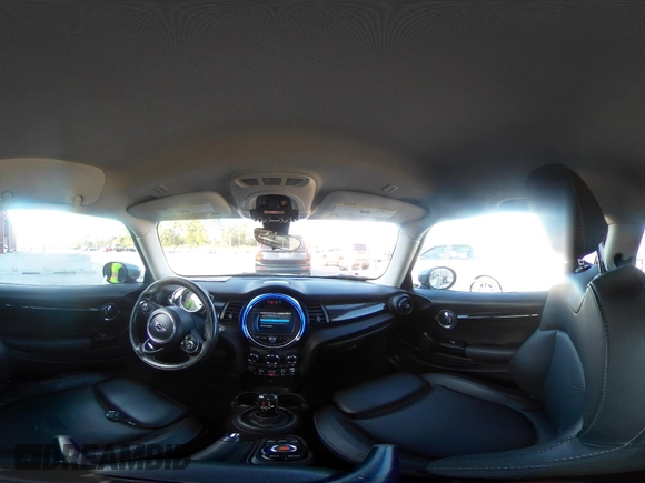 2020 MINI Hardtop Cooper S z VIN WMWXR5C00L2M23924, wystawiony jako IAAI lot #41520706 z przebiegiem 123 006 mil mil oraz . Historia ofert i sprzedaży dostępna na DreamBid. Obrazek 18.