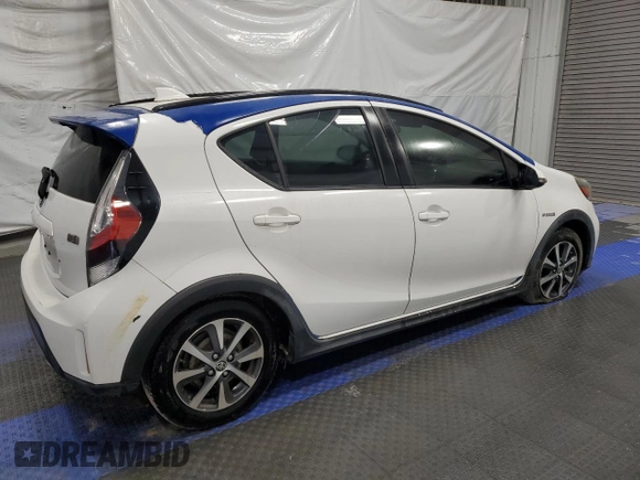 2018 Toyota Prius One z VIN JTDKDTB36J1599469, wystawiony jako Copart lot #52555355 z przebiegiem 70 316 mil mil oraz Czysty tytuł • Clean title. Historia ofert i sprzedaży dostępna na DreamBid. Obrazek 3.