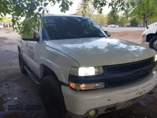 2006 Chevrolet Tahoe Z71 with VIN 1GNEK13Z96R128040, listed as a IAAI auction lot 41930759 with 318,153 mi miles. Bid and sale history available at carsss.com. Image 1.