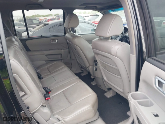 2009 Honda Pilot Touring with VIN 5FNYF388X9B024429, listed as a IAAI auction lot 41924600 with 125,400 mi miles. Bid and sale history available at carsss.com. Image 8.
