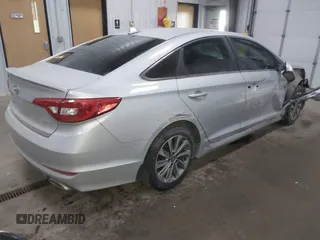 2015 Hyundai Sonata Limited with VIN 5NPE34AF4FH165214, listed as a IAAI auction lot 41738497 with 127,132 mi miles and . Bid and sale history available at carsss.com. Image 4.