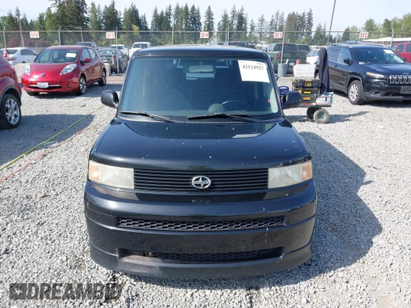 2005 Scion xB with VIN JTLKT334454021261, listed as a IAAI auction lot 42124927 with 221,043 mi miles. Bid and sale history available at carsss.com. Image 12.