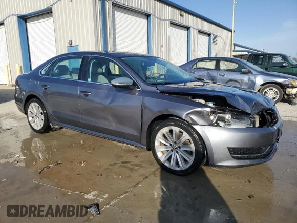 2012 Volkswagen Passat SE z VIN 1VWBH7A31CC108162, wystawiony jako Copart lot #49001885 z przebiegiem 104 309 mil mil oraz Szkoda całkowita • Salvage title. Historia ofert i sprzedaży dostępna na DreamBid. Obrazek 4.
