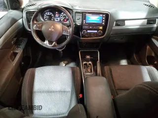 2018 Mitsubishi Outlander SE с VIN JA4AD3A33JZ039563, выставлен на аукционе Copart как лот 57807135 с пробегом 215 879 миль миль и Списание • Salvage title. История ставок и продаж доступна на DreamBid. Изображение 8.