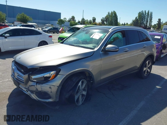 2019 Mercedes-Benz GLC 300 z VIN WDC0G4KB9KF606523, wystawiony jako IAAI lot #42301376 z przebiegiem 61 961 mil mil oraz . Historia ofert i sprzedaży dostępna na DreamBid. Obrazek 2.