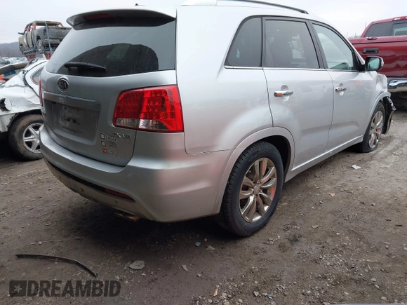 2011 Kia Sorento SX with VIN 5XYKW4A26BG098494, listed as a IAAI auction lot 41246531 with 200,901 mi miles. Bid and sale history available at carsss.com. Image 4.