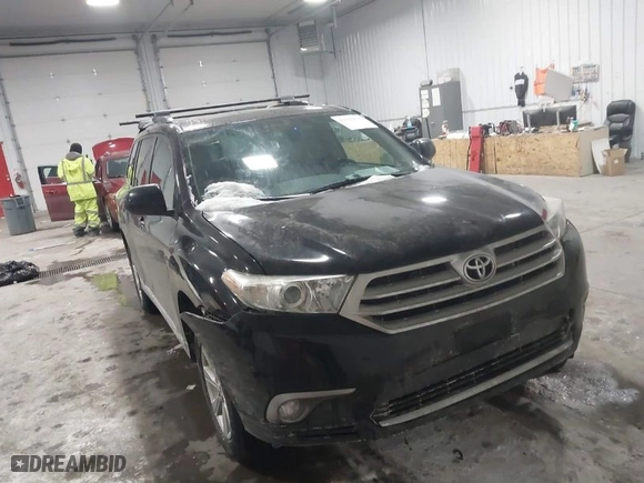 2011 Toyota Highlander with VIN 5TDBK3EH6BS062005, listed as a IAAI auction lot 41555010 with 189,683 mi miles. Bid and sale history available at carsss.com. Image 6.