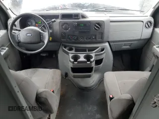 2010 Ford Econoline Cargo Commercial z VIN 1FTNE2EW4ADA24912, wystawiony jako Copart lot #49741184 z przebiegiem 508 798 mil mil oraz Czysty tytuł • Clean title. Historia ofert i sprzedaży dostępna na DreamBid. Obrazek 8.