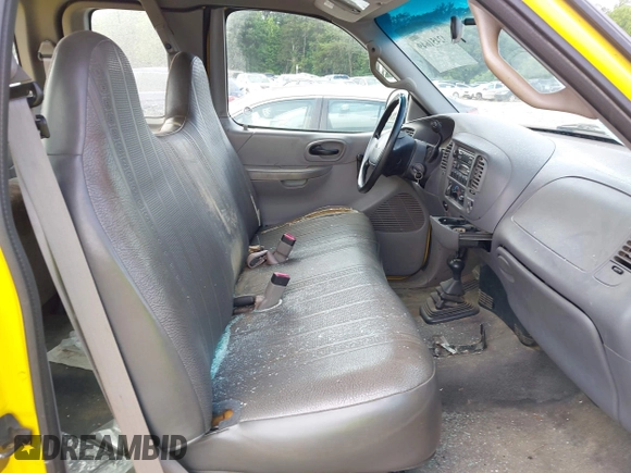 2000 Ford F-150 XL with VIN 1FTRX18W0YKB28000, listed as a IAAI auction lot 42451649 with 193,718 mi miles and . Bid and sale history available at DreamBid. Image 5.