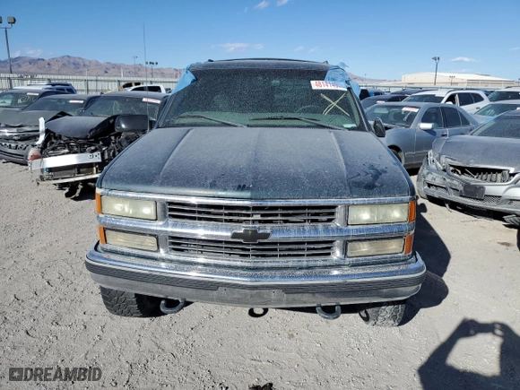 1997 Chevrolet Tahoe with VIN 1GNEK13R8VJ345656, listed as a Copart auction lot 48141495 with 250,273 mi miles and Salvage Title. Bid and sale history available at carsss.com. Image 5.