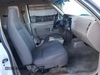 2001 Ford Explorer Sport z VIN 1FMYU60E21UC61917, wystawiony jako Copart lot #47710121 z przebiegiem 290 668 mil mil oraz Nie do naprawy • Non repairable. Historia ofert i sprzedaży dostępna na DreamBid. Obrazek 5.