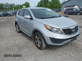 2013 Kia Sportage LX z VIN KNDPBCA26D7447309, wystawiony jako IAAI lot #42340068 z przebiegiem 155 733 mil mil oraz . Historia ofert i sprzedaży dostępna na DreamBid. Obrazek 1.