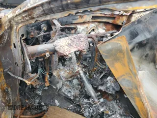 2019 Nissan Maxima SV z VIN 1N4AA6AV3KC383258, wystawiony jako Copart lot #70022104 z przebiegiem Nie podano mil oraz Nie do naprawy • Non repairable. Historia ofert i sprzedaży dostępna na DreamBid. Obrazek 9.