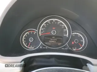 2014 Volkswagen Beetle 1.8T with VIN 3VW517AT4EM818949, listed as a Copart auction lot 49615915 with 103,682 mi miles and Salvage title. Bid and sale history available at DreamBid. Image 9.