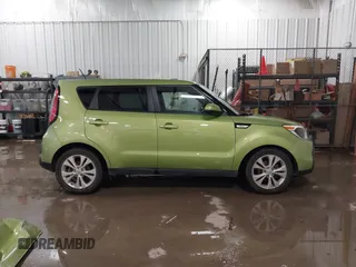 2015 Kia Soul + with VIN KNDJP3A57F7774967, listed as a IAAI auction lot 41376725 with 71,284 mi miles. Bid and sale history available at carsss.com. Image 14.