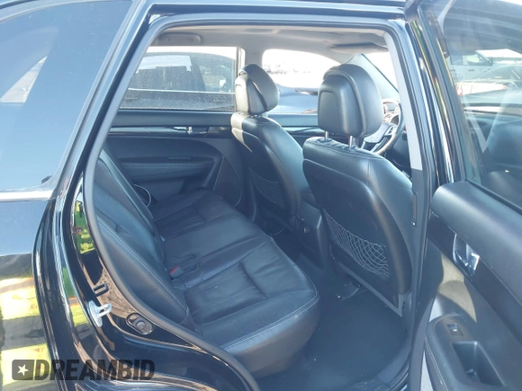 2013 Kia Sorento SX with VIN 5XYKW4A27DG393624, listed as a IAAI auction lot 41404019 with 203,597 mi miles. Bid and sale history available at carsss.com. Image 8.