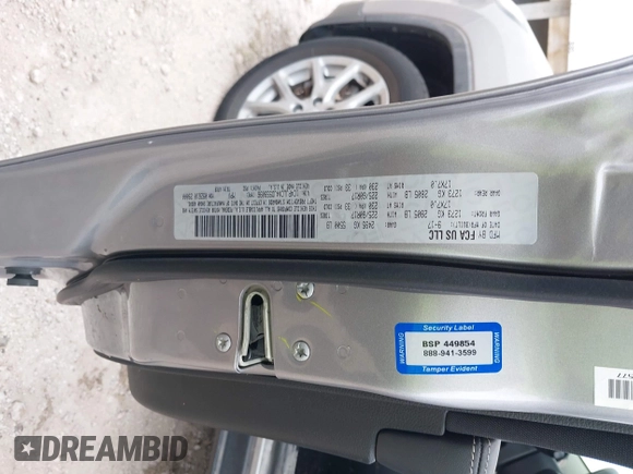 2018 Jeep Cherokee Latitude with VIN 1C4PJLCX4JD559096, listed as a IAAI auction lot 41925282 with 127,488 mi miles and . Bid and sale history available at DreamBid. Image 9.