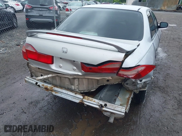 2000 Honda Accord DX z VIN 1HGCF8643YA095133, wystawiony jako IAAI lot #42377541 z przebiegiem 137 515 mil mil oraz . Historia ofert i sprzedaży dostępna na DreamBid. Obrazek 6.