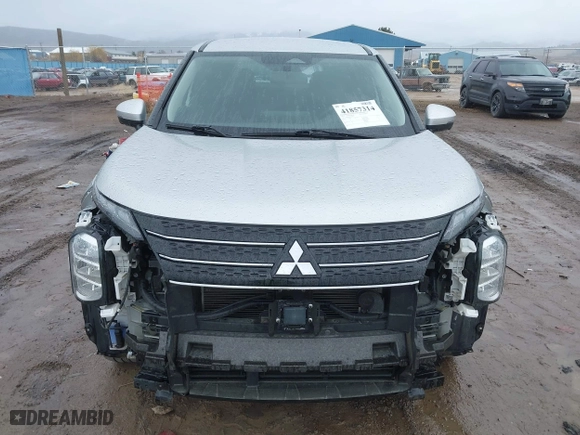 2024 Mitsubishi Outlander SE with VIN JA4J4VA89RZ063045, listed as a IAAI auction lot 41857314 with 17,708 mi miles. Bid and sale history available at carsss.com. Image 13.