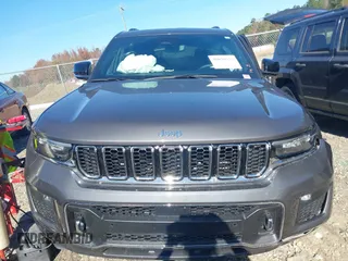 2022 Jeep Grand Cherokee Overland z VIN 1C4RJJDG6N8570854, wystawiony jako IAAI lot #40878737 z przebiegiem 19 947 mil mil oraz . Historia ofert i sprzedaży dostępna na DreamBid. Obrazek 13.